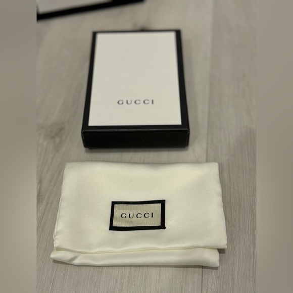 Gucci Box, Dust and Shopping Bag Set. - Picture 3 of 6